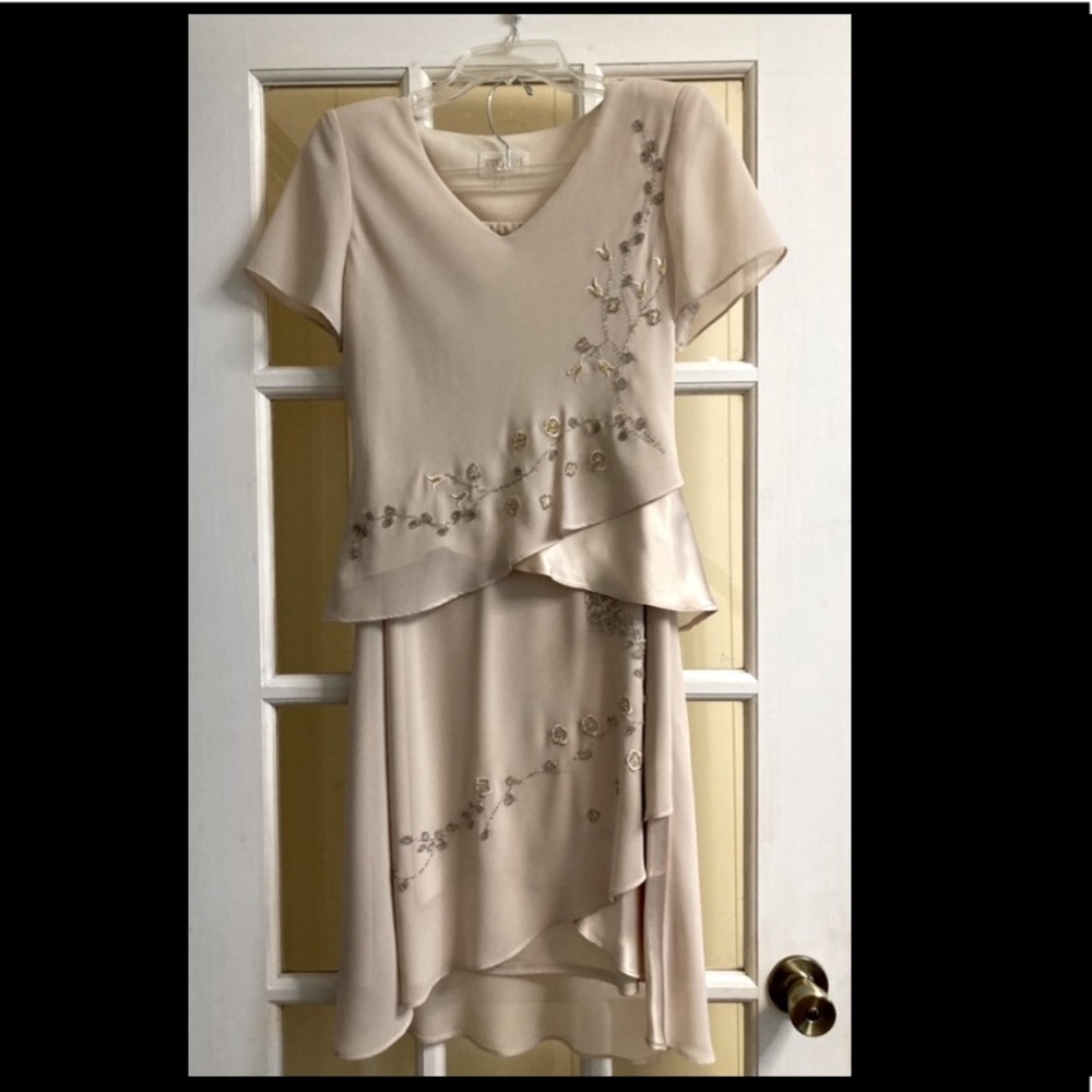 Studio 1 Embellished Skirt Set. Short Sleeve. Size 8